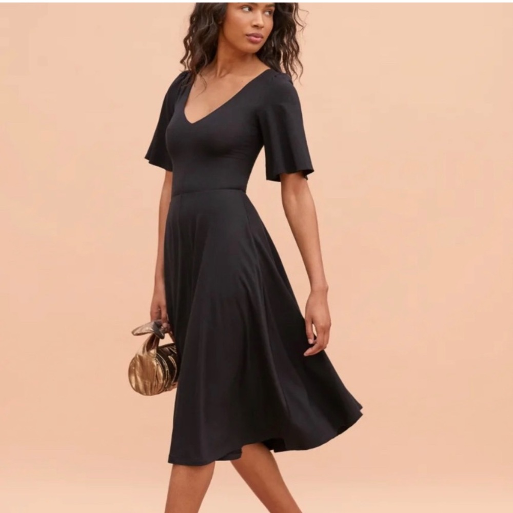 NWOT Reformation Gisella Black V-Neck Midi Dress